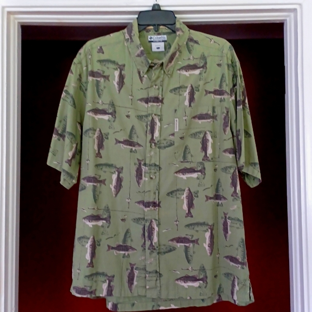 COLUMBIA River Lodge🎣 Men's-L Green Fish & Pole Print Casual Short Sleeve Shirt